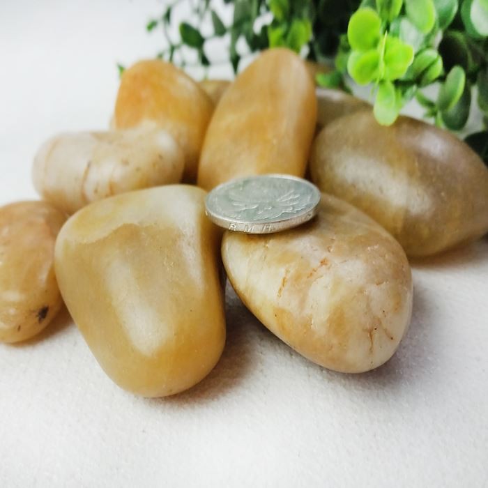 پالش پیلا ندی کے پتھر